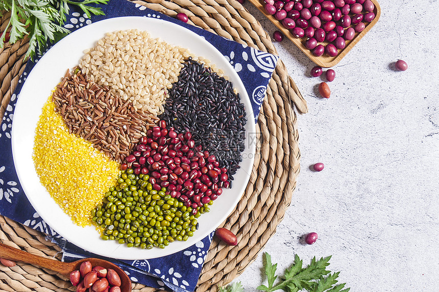 海南离岛免税购物新政实施5年购物金额累计超1958亿元